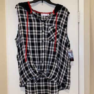 ♦️NWT♦️Plaid Sleeveless Top With Hood